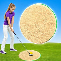 Tapis de bunker golf rond – jeune golfeuse en position face au tapis posé sur la pelouse