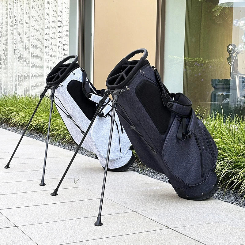 Sac de golf trépied ultraléger – deux sacs vus de dessus avec le haut à compartiments et le trépied déployé