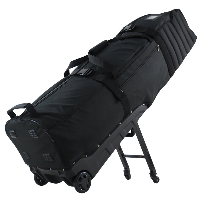 Housse de voyage golf à roulettes – housse noire sur son support, vue de trois quarts