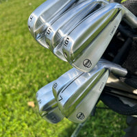 Série de fers de golf forgés – vue 3
