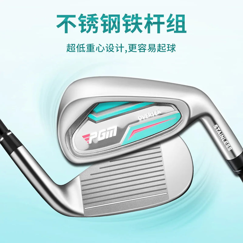 Fer de golf inox – tête et face à rainures sur fond turquoise