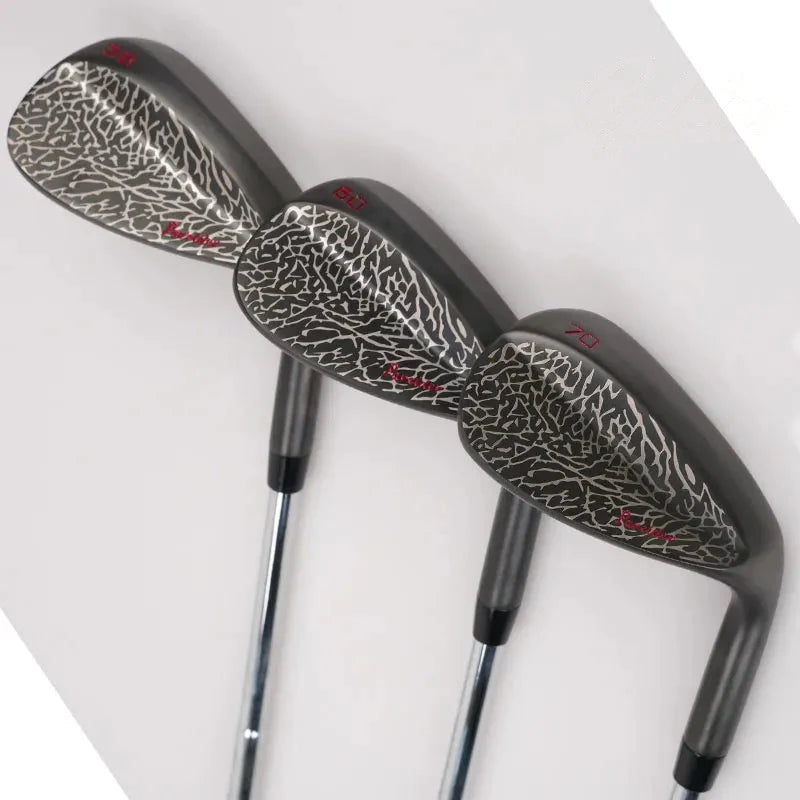 Lot de 3 wedges de golf – faces texturées des trois têtes en gros plan