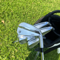 Série de fers de golf forgés creux droitier du 4 au PW