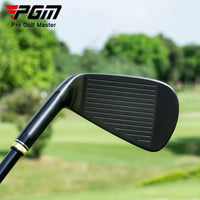 Fer 7 golf noir et or – face rainurée vue sur le fairway