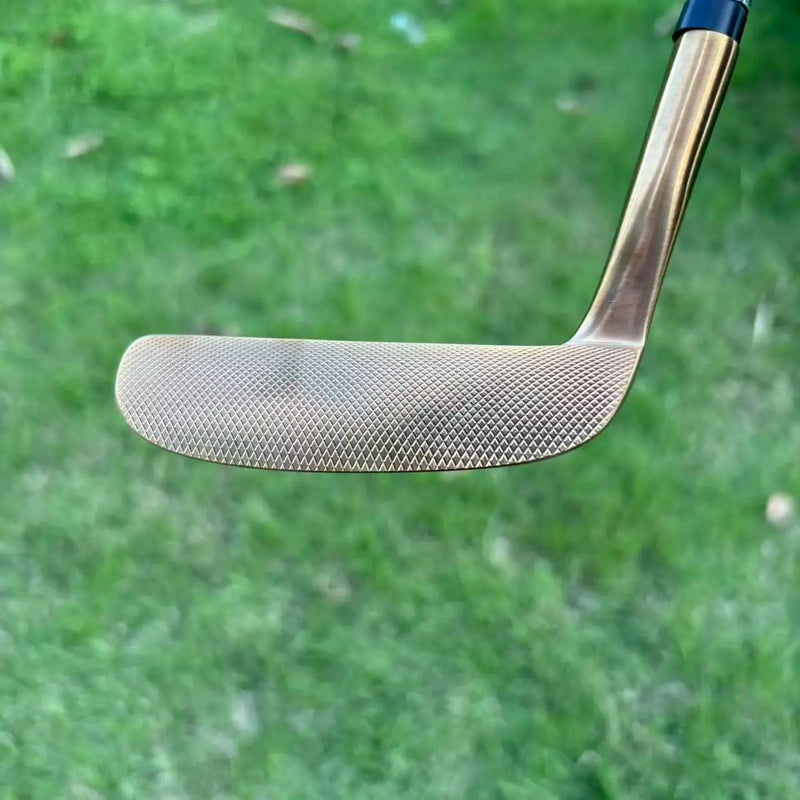 Putter lame bronze PVD – face fraisée en diamant vue de face