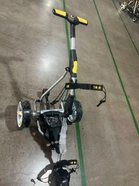 Chariot de golf électrique avec télécommande – vue réelle du chariot depuis la poignée