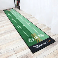 Tapis de putting pliable – tapis déroulé sur un parquet avec ses cibles et ses repères