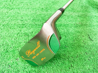 Chipper de golf – face avec insert vert vue de trois quarts